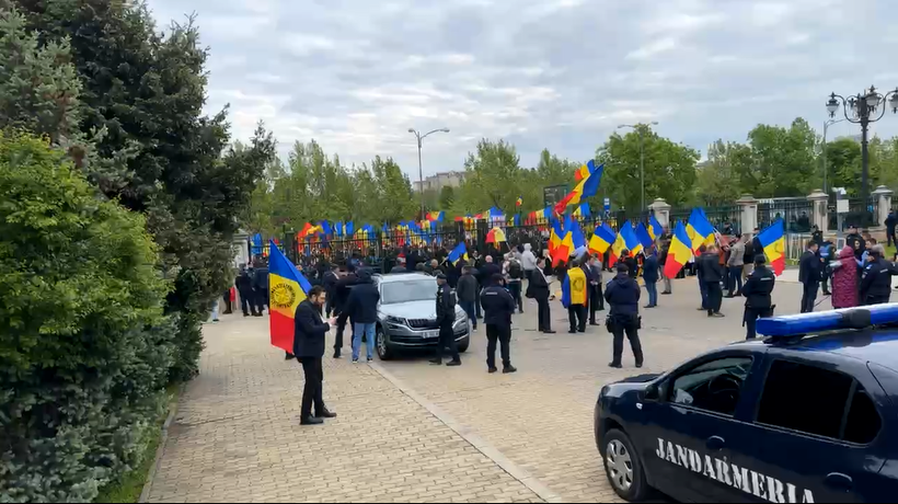 Vasile Bănescu, purtătorul de cuvânt al BOR, reacție în urma violențelor de la Parlament. „Un creștin real nu AGRESEAZĂ, nu înjură, nu scuipă”