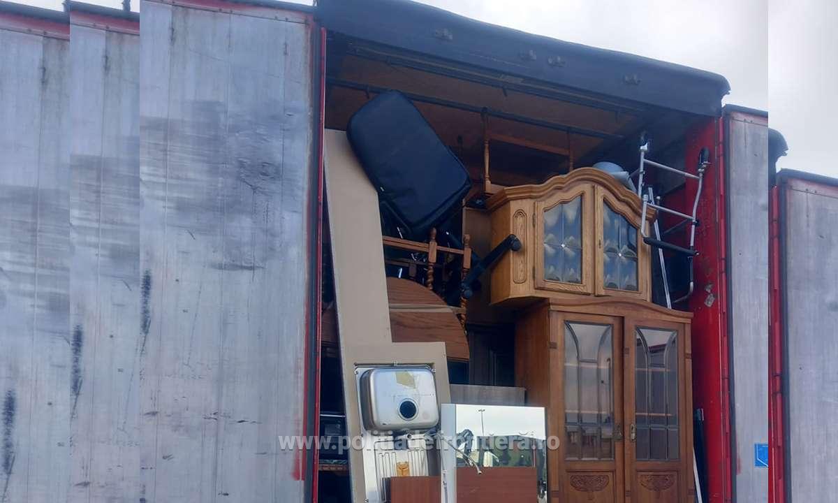 Aproape 90 de tone de deșeuri din Austria și Germania, oprite la graniță