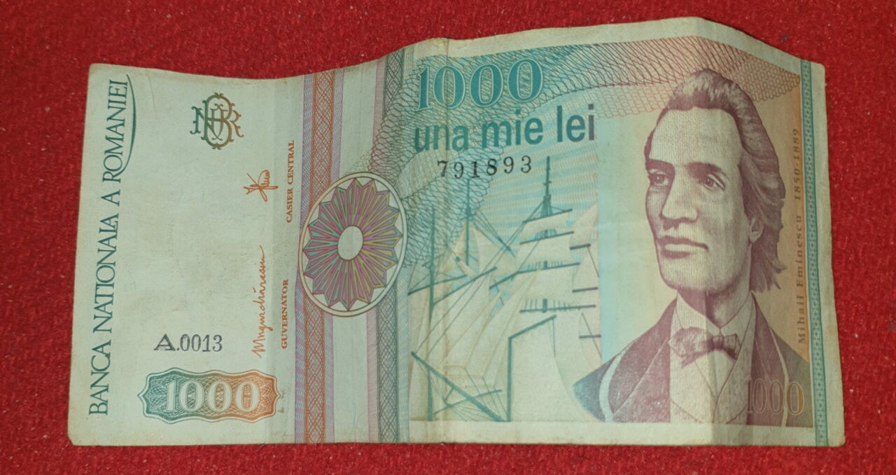 Nu e o glumă! Cu câți lei se vinde o bancnotă de 1.000 de lei din 1991, cu chipul lui Mihai Eminescu