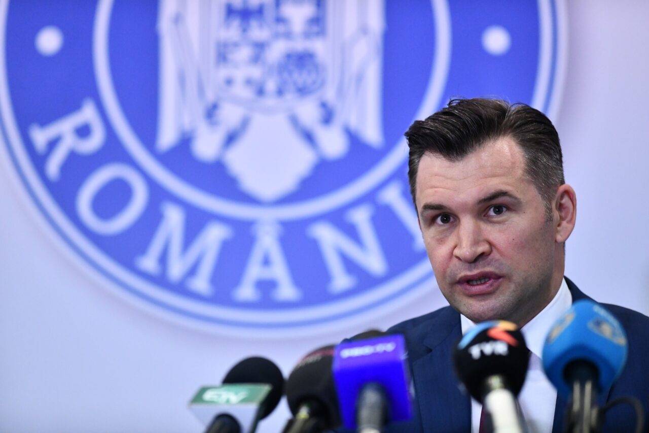 Raluca Turcan nu pleacă de la Cultură. Care este replica purtătorului de cuvânt al PNL, Ionuț Stroe, pentru omologul său de la PSD