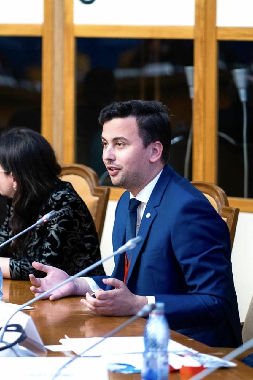 VIDEO | Tinerii social-democrați lansează Caravana Educației. Elevii vor putea beneficia de meditații gratuite la Limba română și Matematică