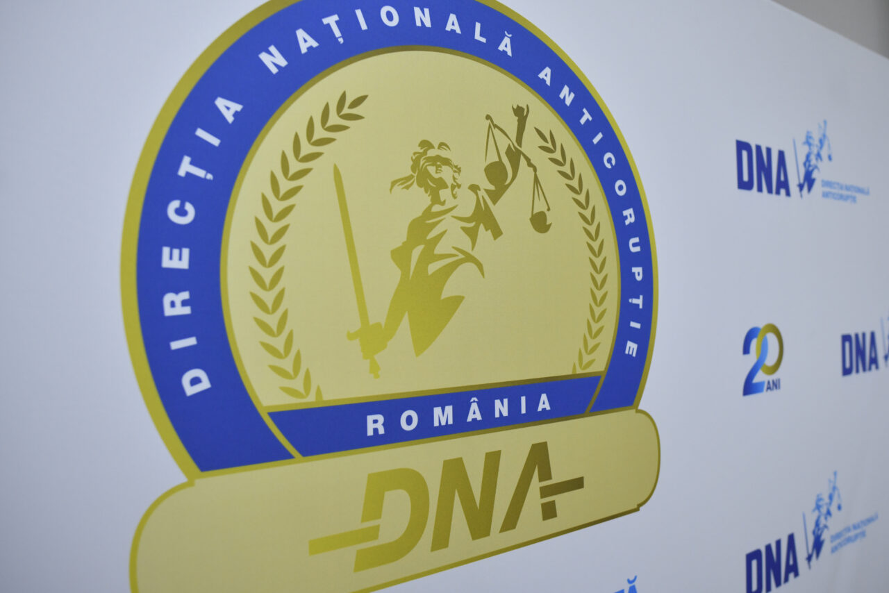 Un inspector antifraudă și 23 polițiști de frontieră, acuzați că luau MITĂ la ieșirea din țară