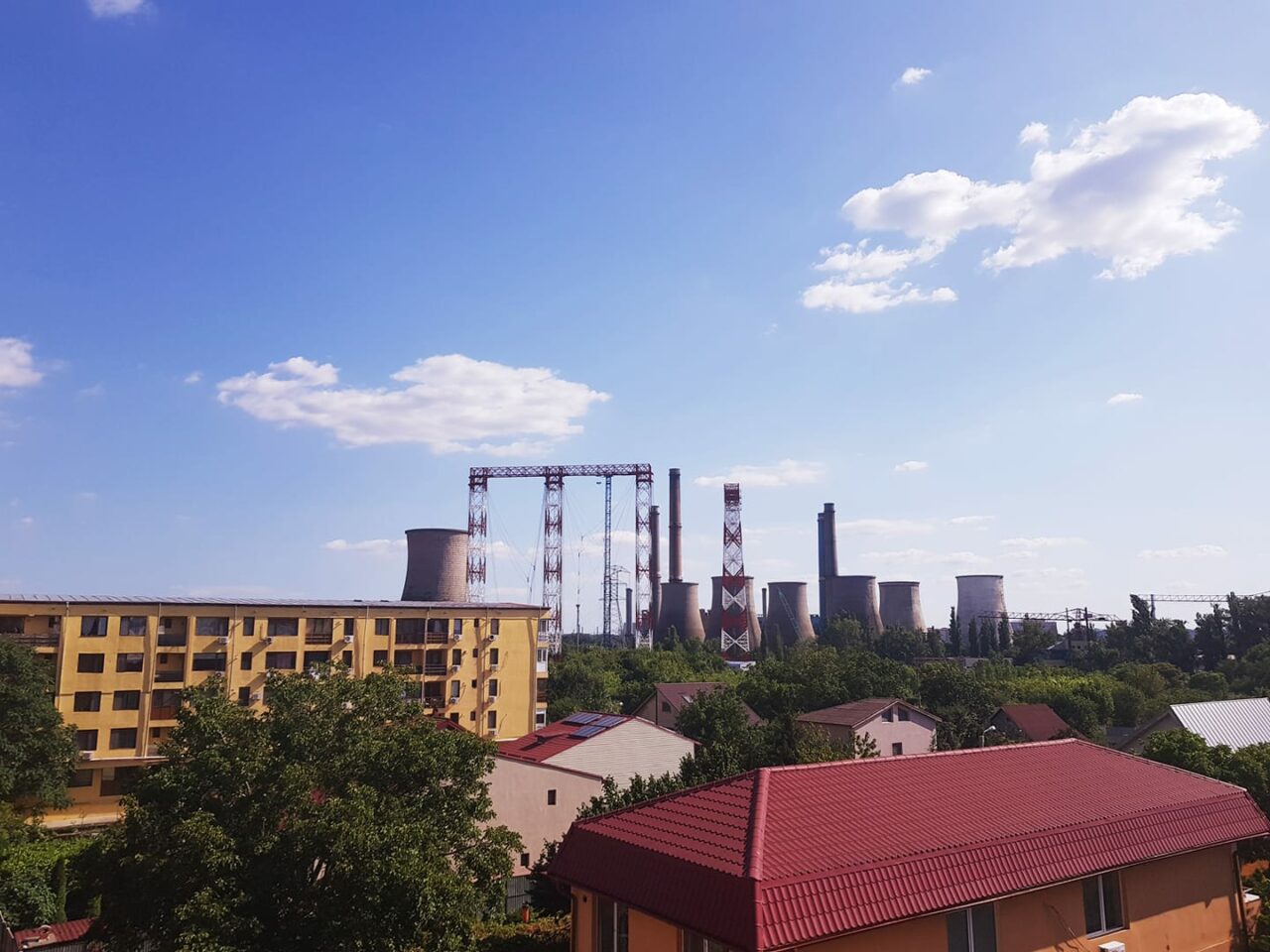 O AVARIE la CET Bucureşti Sud a lăsat o treime din Capitală în frig. Când va reveni apa fierbinte în calorifere