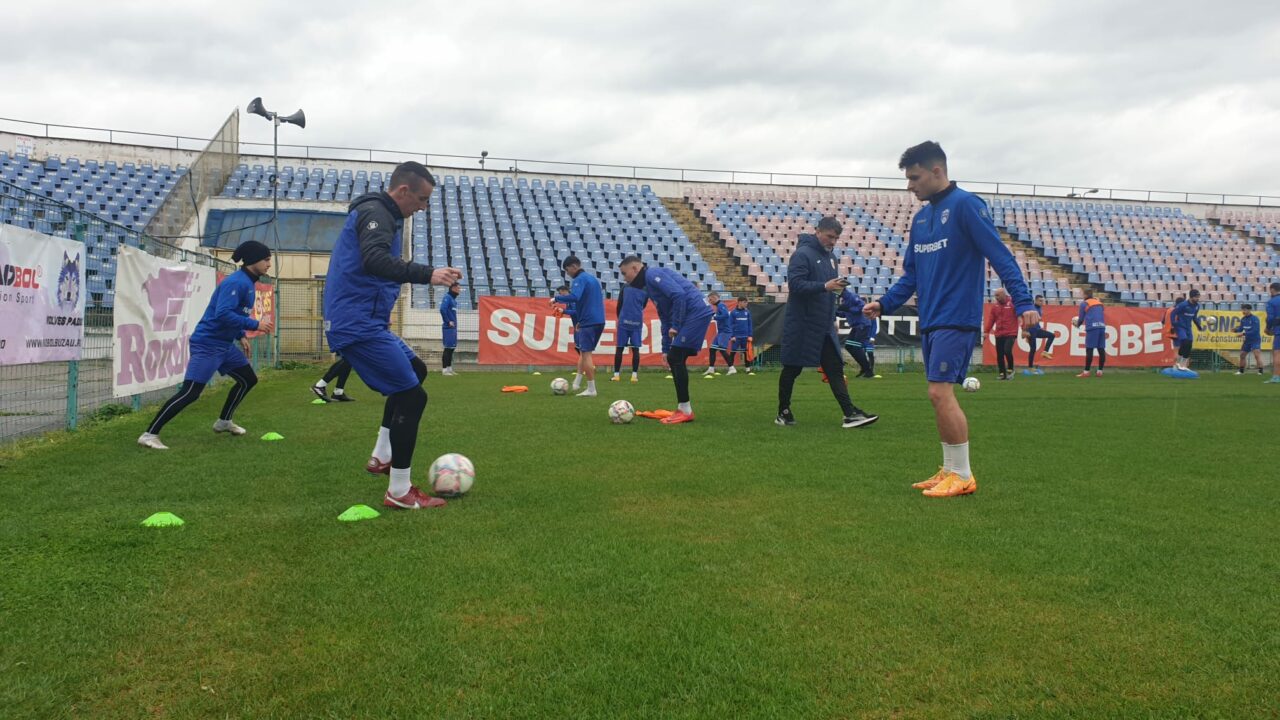 Lupta „câinilor” pentru Liga 1: UTA – Buzău sau Rednic contra Mihalcea!