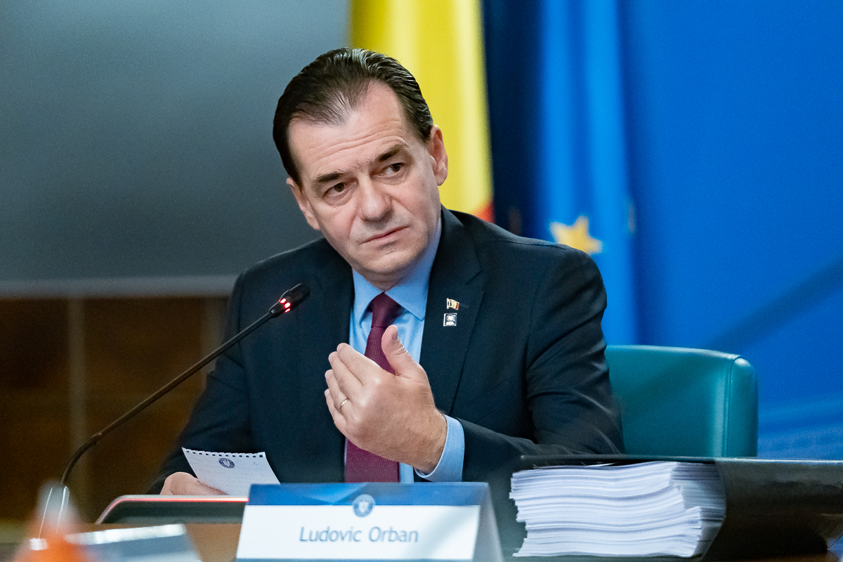 Ludovic Orban, agresat de protestatari AUR! „Am fost scuipat, înjurat, LOVIT”
