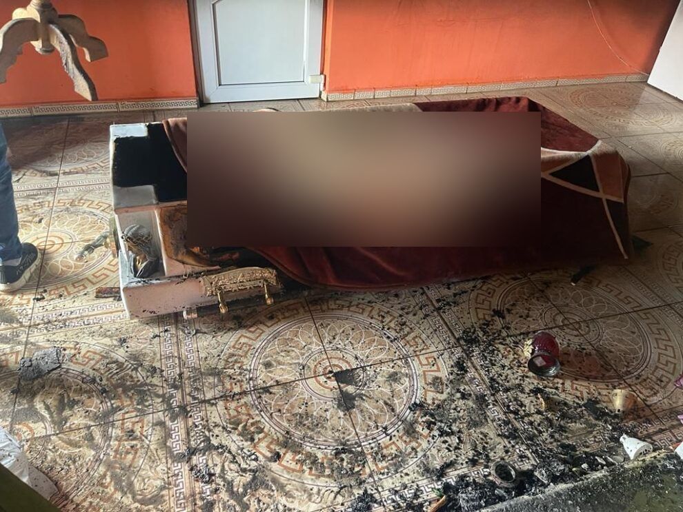 Incident șocant în Bistrița-Năsăud: Un sicriu dotat cu aer condiționat, în care se afla cadavrul unui tânăr, a explodat EXPLODAT