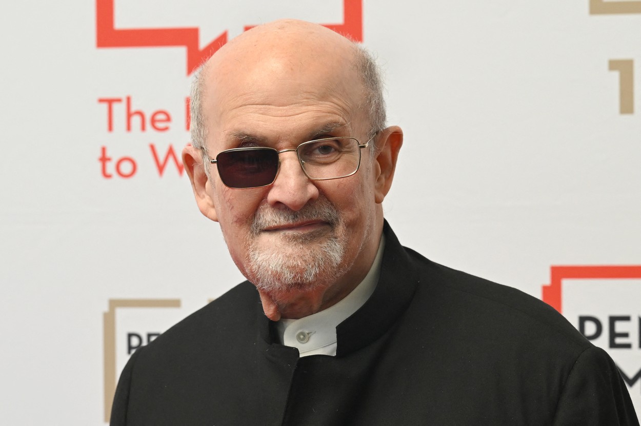 Salman Rushdie, la prima apariție publică de la atacul asupra sa: „Violența nu trebuie să ne descurajeze”