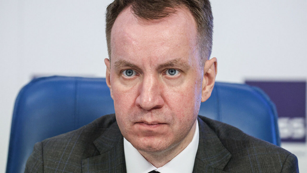 Un alt deputat rus a murit în condiții misterioase, în timpul unui zbor. Bărbatul criticase RUSIA pentru ”invazia fascistă”