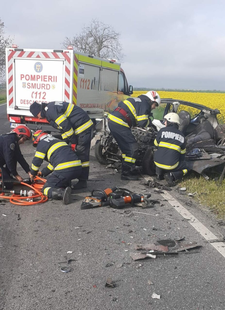 Accident CUMPLIT în județul Constanța! Un bărbat a murit după ce a intrat cu mașina sub un TIR