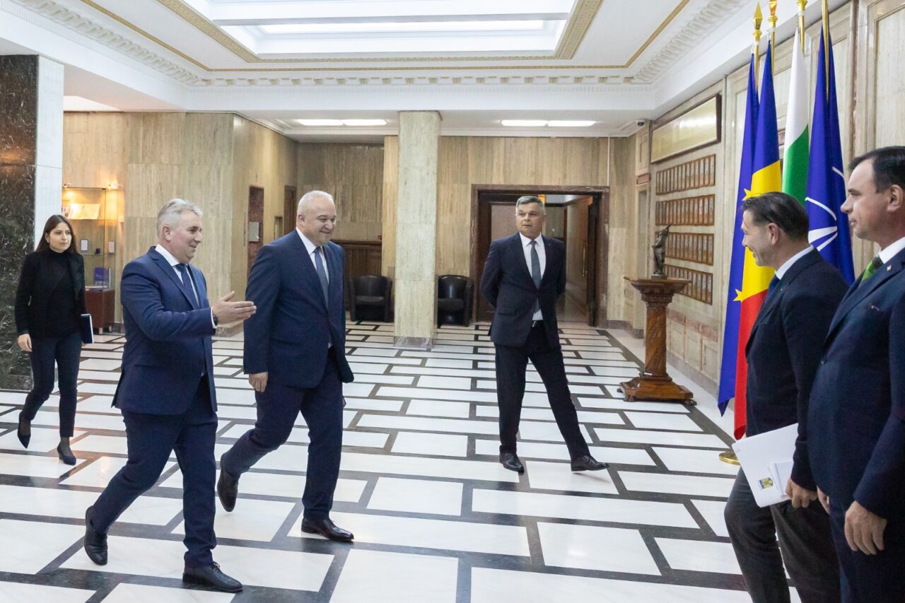 Bode, discuții pe tema ADERĂRII României și Bulgariei la Schengen cu omologul bulgar în cadrul Black Sea and Balkans Security Forum