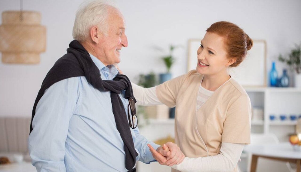 Cum s-a răzbunat o badantă din România, după ce a fost concediată de pensionarul italian de care avea grijă