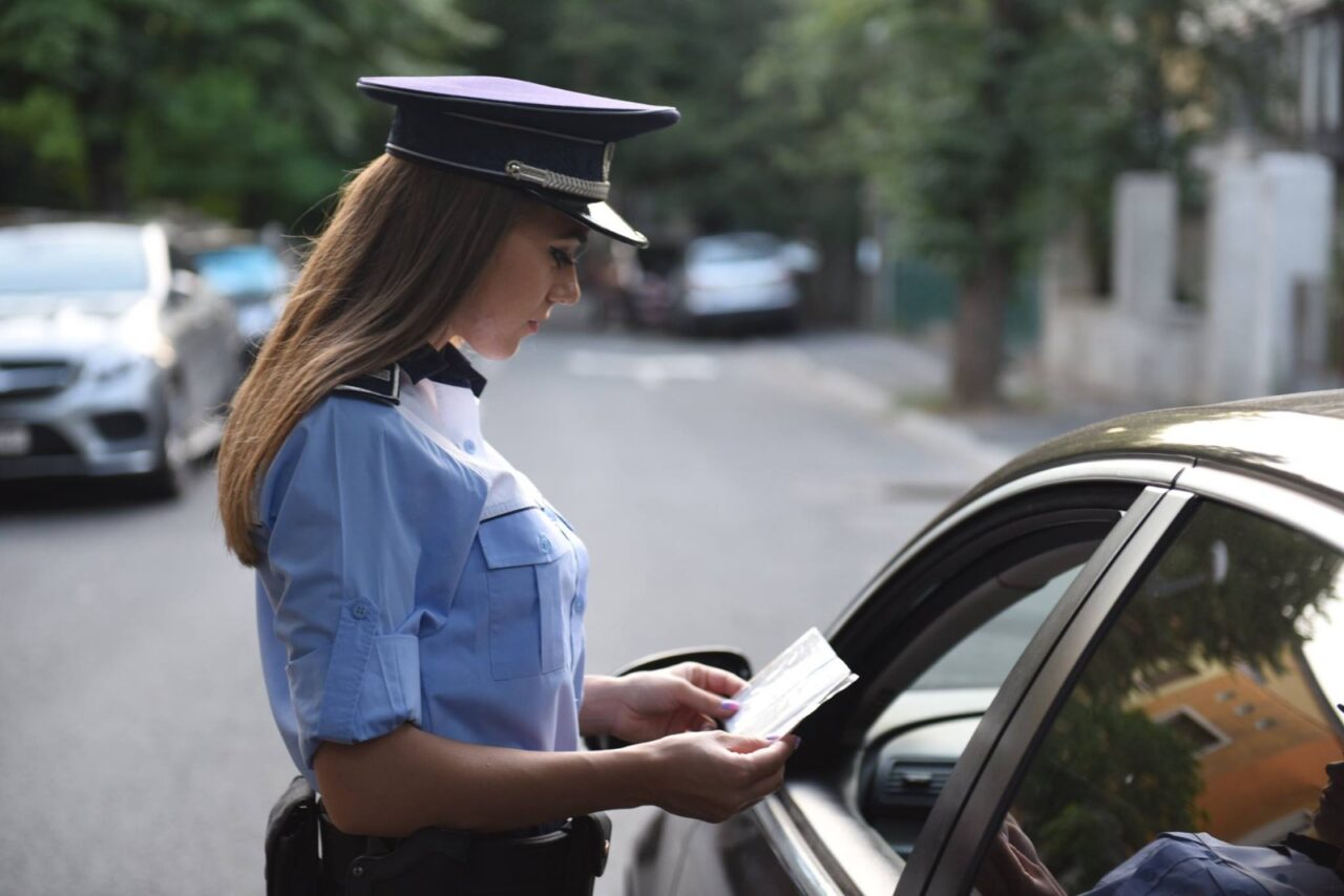 AMENDĂ de 2.900 de lei pentru șoferii români care fac această greșeală banală în trafic. Puțini știu