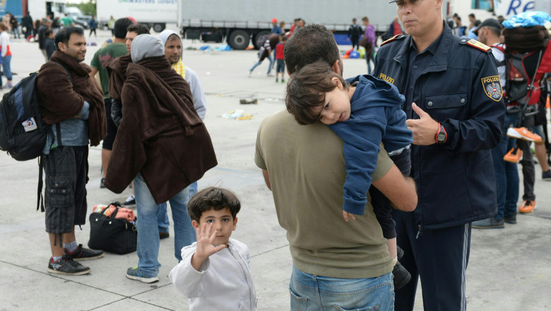 Scandal diplomatic între Austria și Ungaria pe tema traficului ilegal de MIGRANȚI