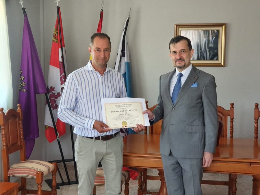 Un român a fost reales pentru a treia oară primar într-o localitate din Spania. Aurel Truță a plecat în străinătate ca muncitor 