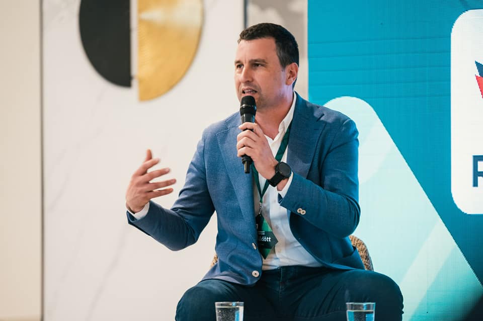 Tanczos Barna și Bogdan Ivan vor participa la reuniunile Băncii Mondiale și ale FMI, desfășurate în Washington