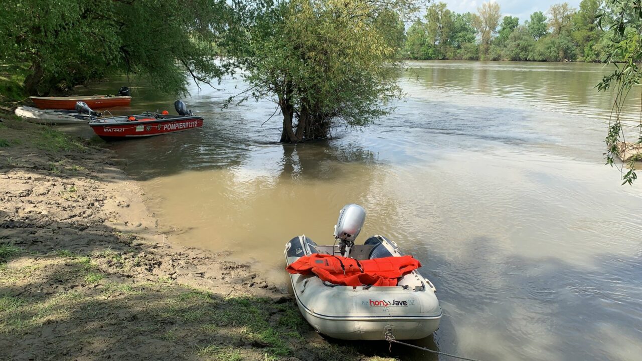 Cadavrele celor doi copii dispăruți în râul Mureș ar fi fost GĂSITE în zona orașului Mako din Ungaria. Urmează identificarea acestora
