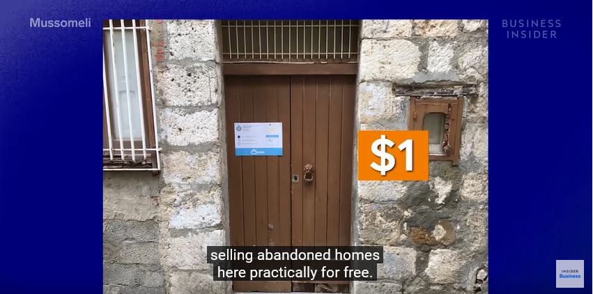 O femeie din SUA a CUMPĂRAT 3 case la 1 euro, în Italia. De ce au costat atât de puțin și ce va face cu ele