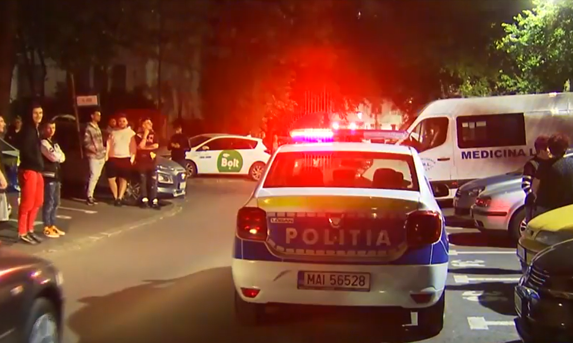 Crimă îngrozitoare în Bucureşti! O tânără de 28 de ani a fost înjunghiată chiar de iubitul ei, într-un apartament din Sectorul 4