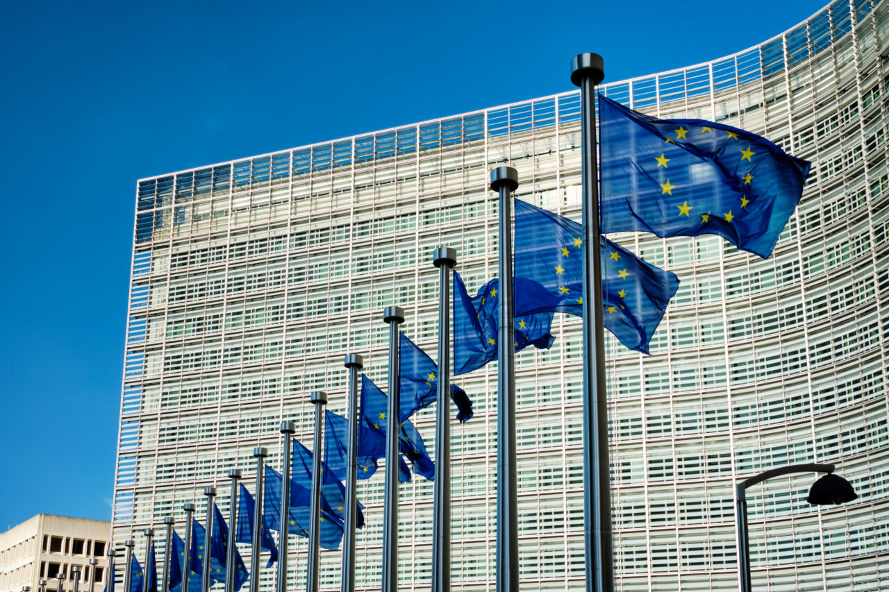 Fondul UE de relansare este afectat de BIROCRAȚIE /O asociație de lobby cere implicarea directă a Bruxellesului în proiecte majore de infrastructură