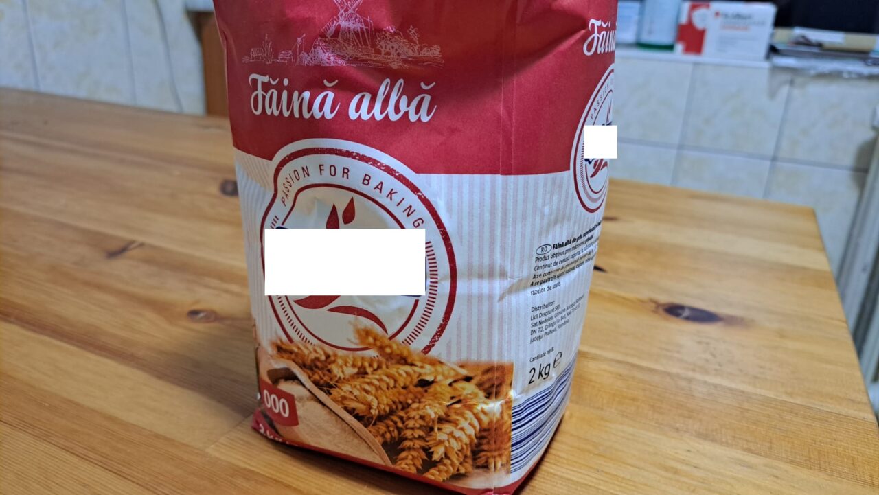 Cât a ajuns să coste 1 kilogram de FĂINĂ în supermarketurile din București, în 2023