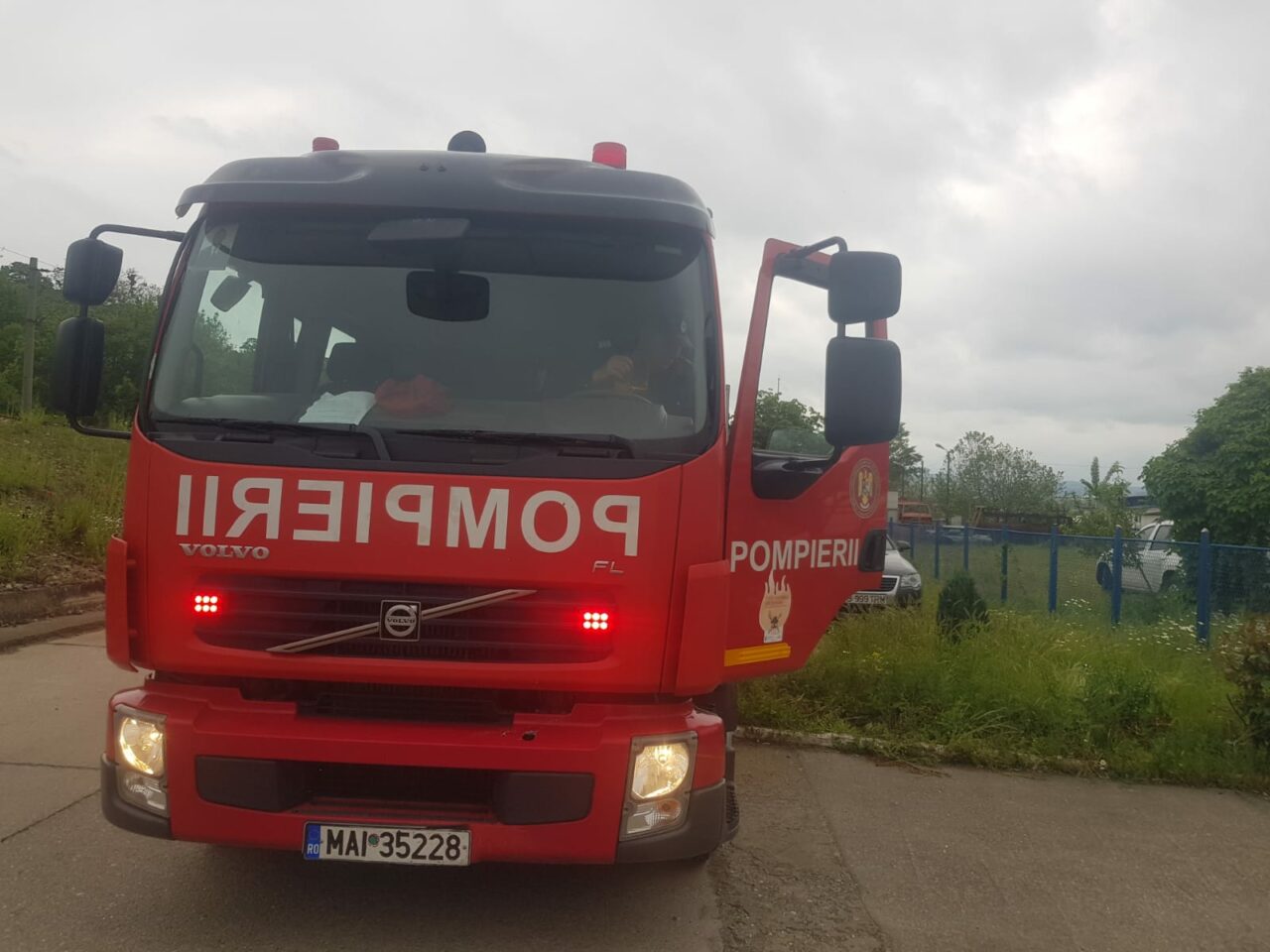 VIDEO. Incendiu la bordul unei nave a Poliției de Frontieră: Trei persoane, între care doi polițiști, au fost RĂNITE