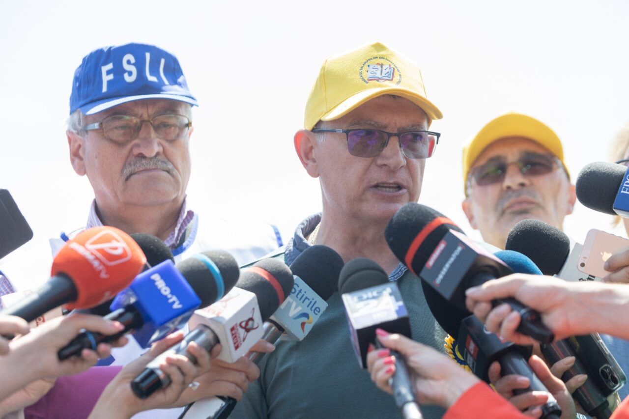 Guvernul, nouă PROPUNERE pentru profesori. Hăncescu: „Singurul lucru pe care poate să îl facă este să acorde în loc de 40%, cât a promis inițial, 45%”