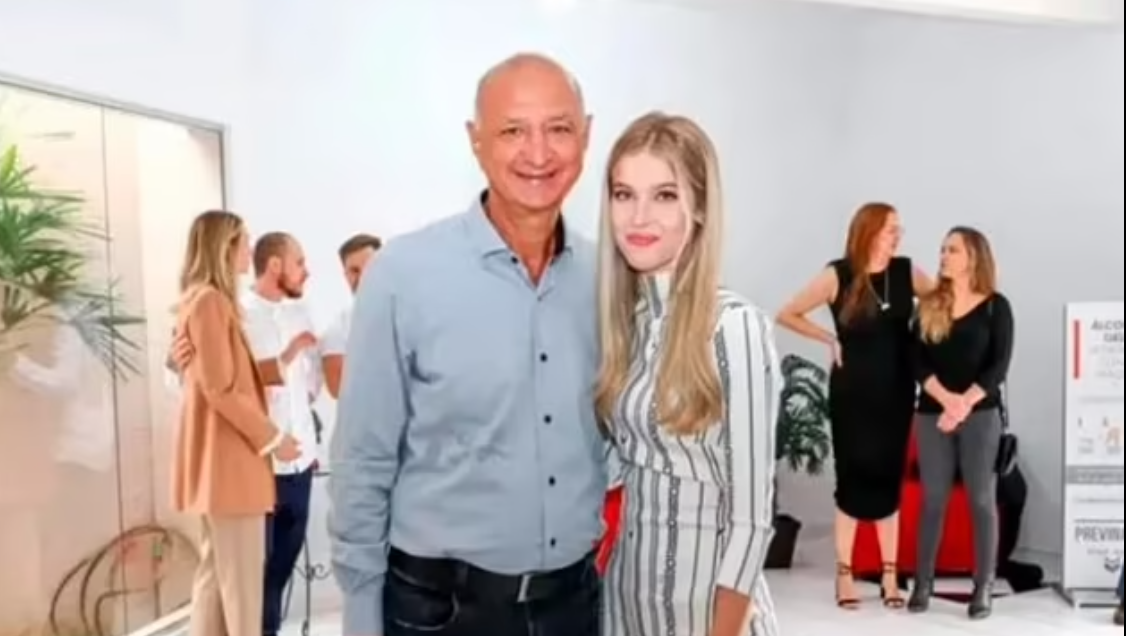 SCANDALOS. Un primar de 65 de ani s-a căsătorit cu o fată de 16 ani. Bărbatul a angajat-o pe mama fetei la primărie cu două zile înainte de nuntă
