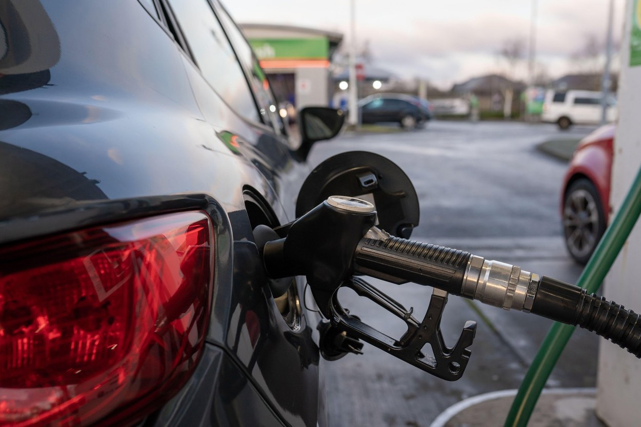 Mașinile DIESEL, tot mai puțin populare printre români. Electricele sau cele full-hybrid câștigă tot mai muți adepți
