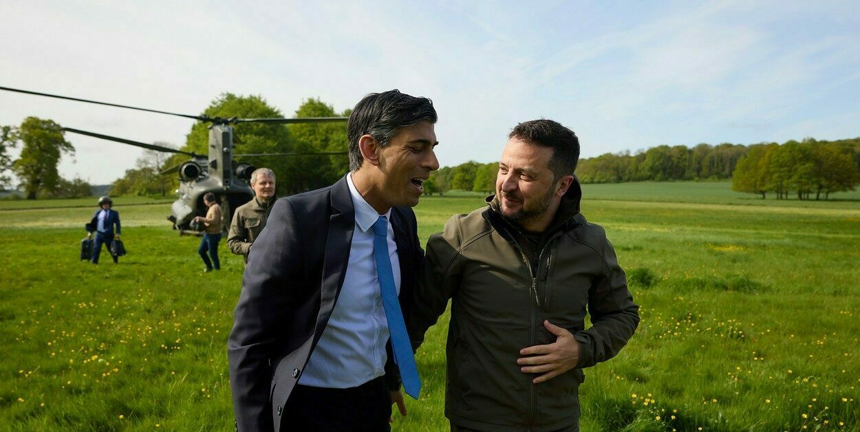 Premierul Rishi Sunak l-a COMPARAT pe Volodimir Zelenski cu Winston Churchill, în timpul vizitei președintelui ucrainean în Marea Britanie