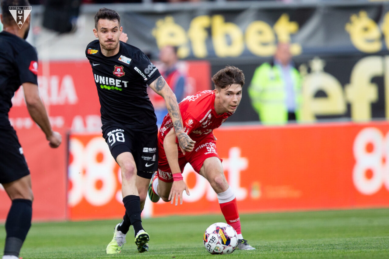 Cine retrogradează din Superliga de fotbal? Mai sunt trei etape de jucat, victorie mare pentru UTA Arad, condusă de pe bancă de Mircea Rednic