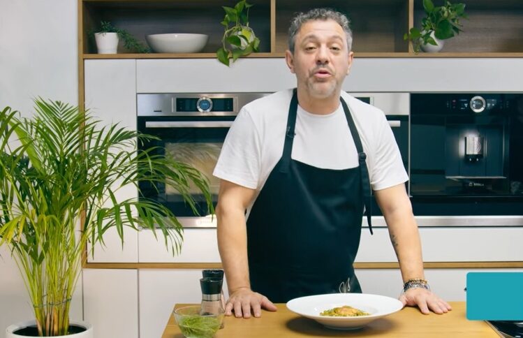 Rețeta de mazăre cu pui a lui Chef Sorin Bontea. Cum gătești deliciosul preparat