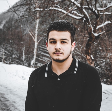 De la o simplă răceală, la un diagnostic crunt. Povestea emoționantă a unui tânăr de 19 ani operat de CANCER 