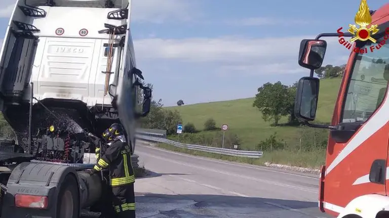 Șofer român, ajuns EROU în Italia, după ce și-a riscat viața pentru a preveni o tragedie