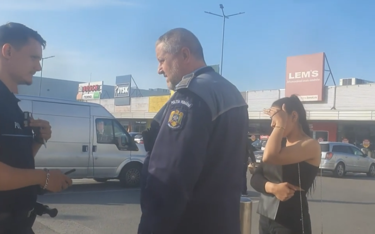 VIDEO „Miracolul minciunii” într-o parcare din Buzău. Două „SURDOMUTE” au prins „glas” la vederea polițiștilor: „Zici că sunt Bianca Drăgușanu”