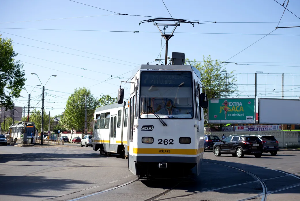 EXCLUSIV | Lider de sindicat STB: „Nu avem piese pentru tramvaie, băieții de la întreținere nu mai știu ce să inventeze ca să le pună pe șine”