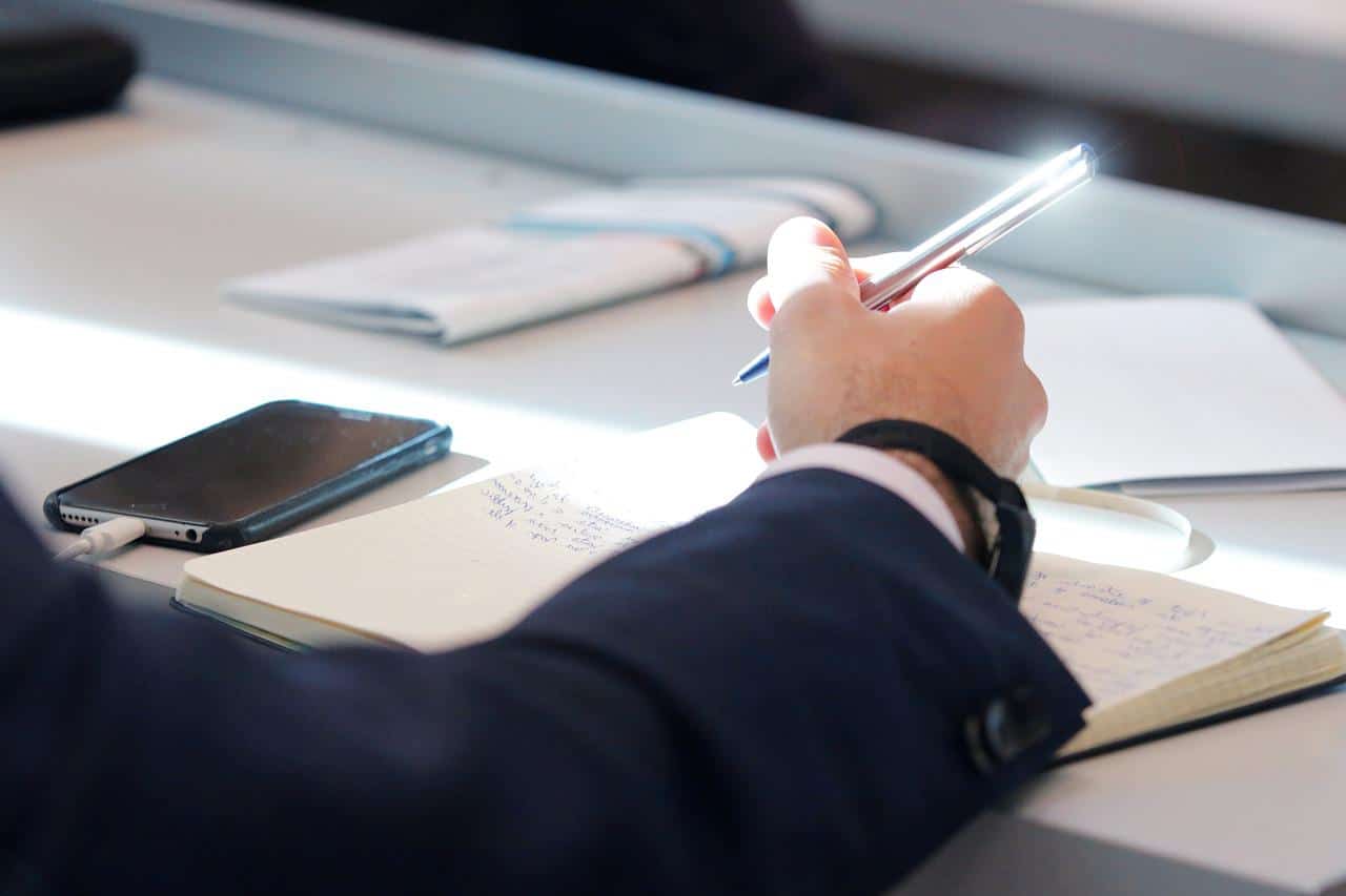 Cine este milionarul care s-a înscris pentru a 27-a oară la examenul de BACALAUREAT / „Îmi doresc să devin un intelectual”