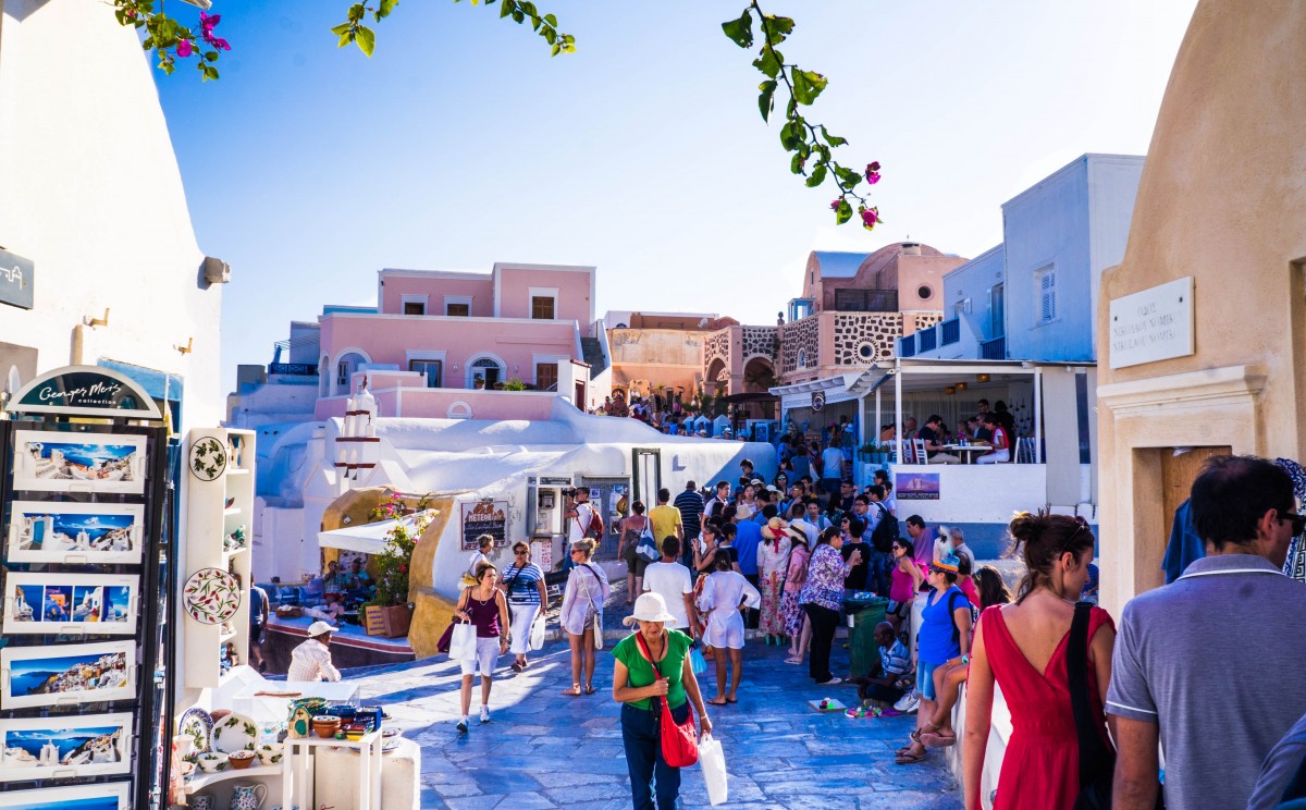 Noi reguli pentru turiștii care vin în GRECIA. Românii, direct vizați de modificarea legislației