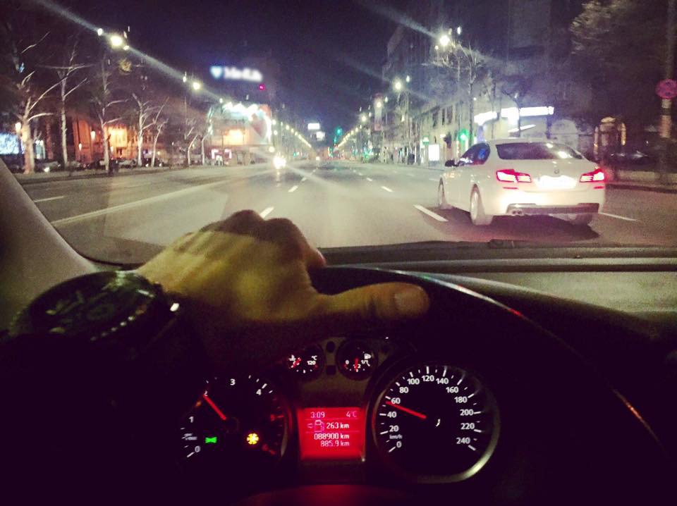 Taximetristul Ilie a sunat la 112 și a spus că o clientă din Vlăsinești REFUZĂ să-i plătească 21 de lei pe cursă. Ce s-a întâmplat apoi
