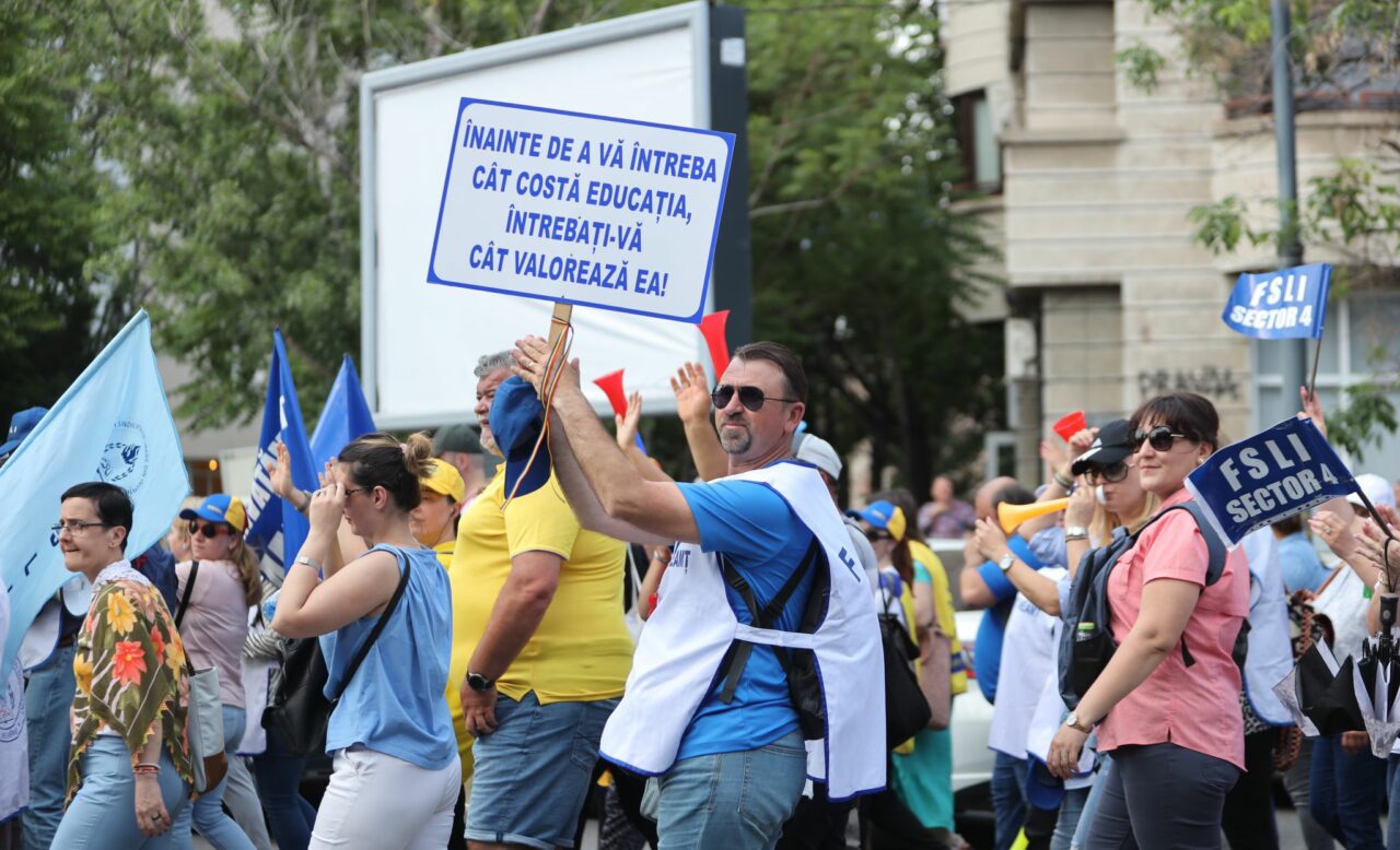 Greva generală a profesorilor CONTINUĂ cu aproape 87% dintre angajații din învățământ. Precizările Ministerului Educației