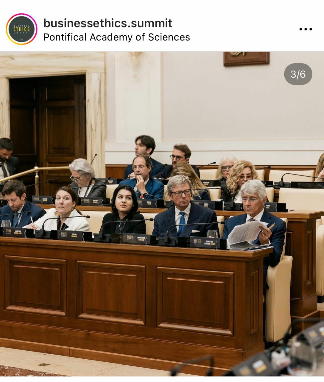 Soția magnatului italian Piero Ferrari, la Summitul de Etică în Business, de la Vatican. Romina Gingașu, discurs în fața ”greilor” din afaceri