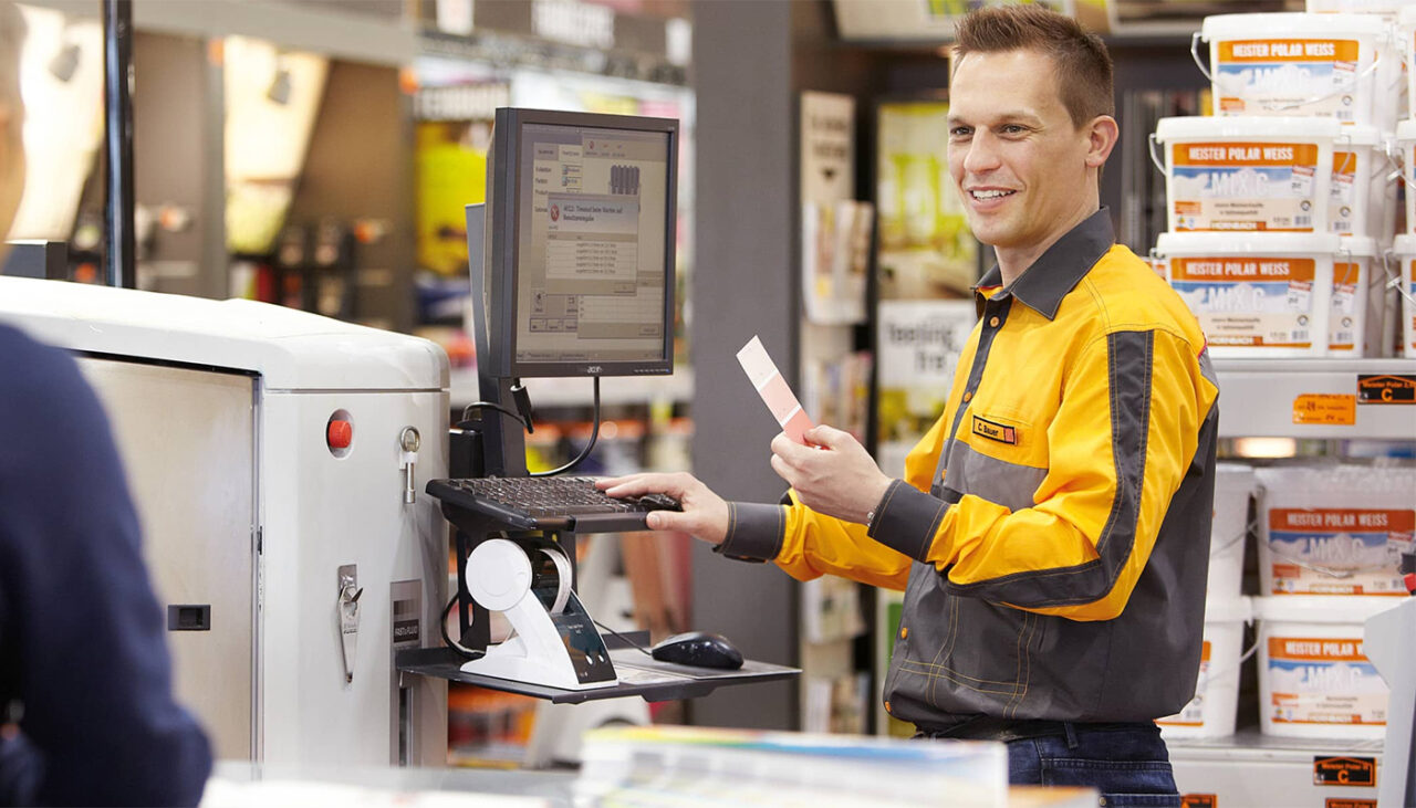 Ce SALARIU câștigă un român dacă lucrează ca vânzător în Hornbach, Lidl, sau Penny, în Germania