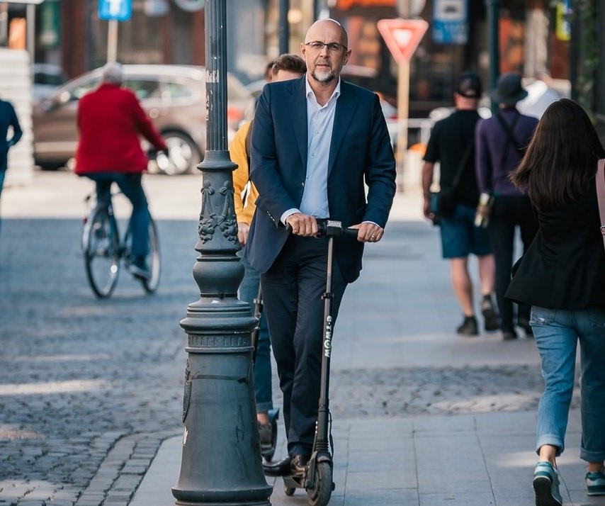 Rotația guvernamentală fără UDMR. Kelemen Hunor: „Vom continua să avem coloana vertebrală, nu mai putem face alți pași în spate”