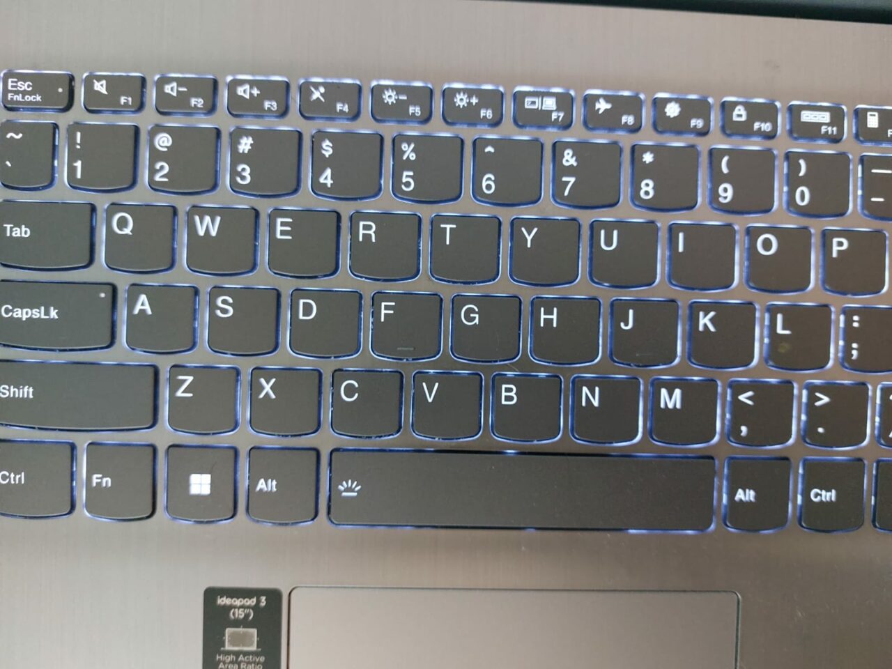 Nici nu te-ai gândi! De ce sunt literele așezate în această ordine pe tastatură