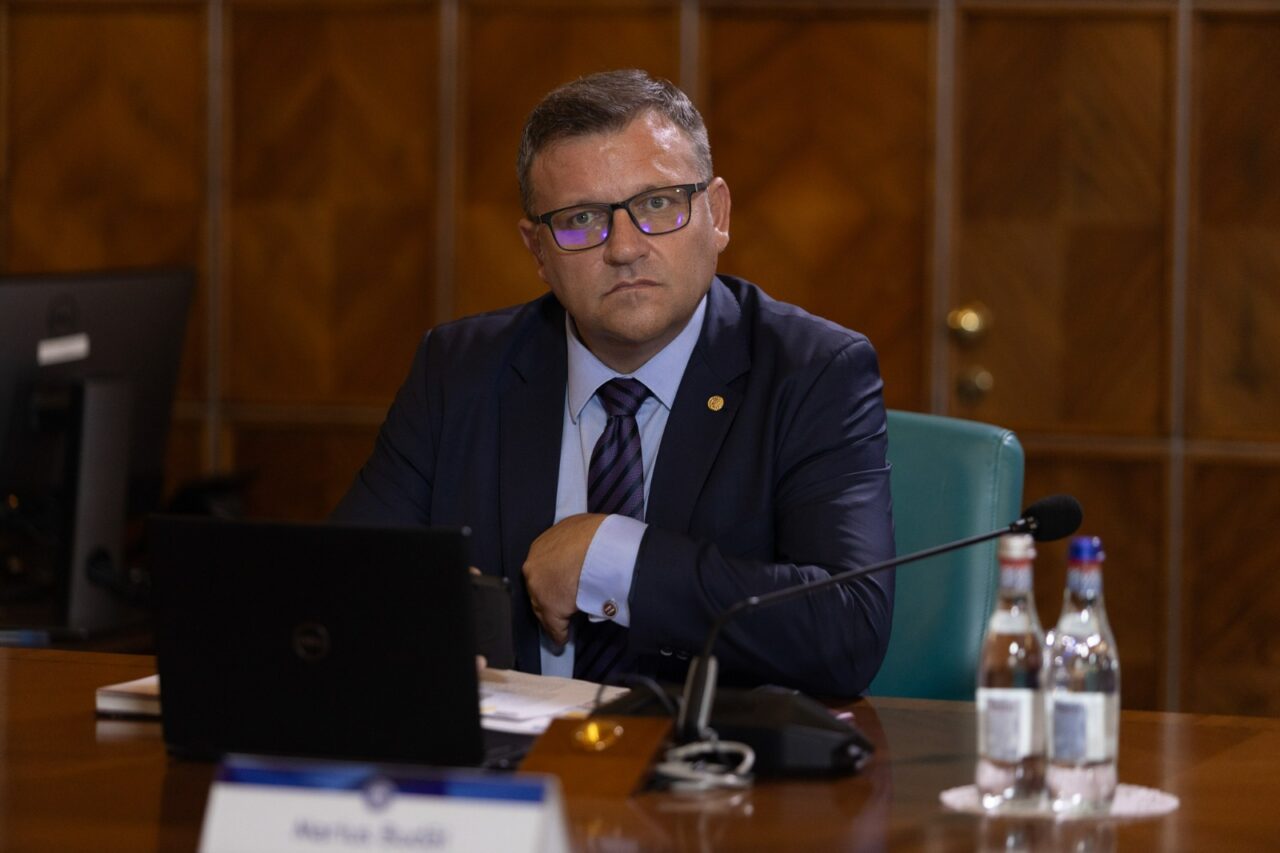 SURSE: Primul „cap care cade” după scandalul din „azilele groazei”. Ministrul Muncii, Marius Budăi, a DEMISIONAT