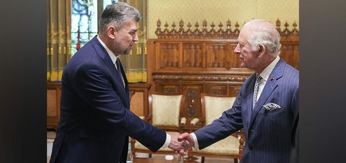 FOTO | Marcel Ciolacu, discuție privată cu Regele Charles al III-lea: „O prietenie inestimabilă care ne onorează și ne inspiră”