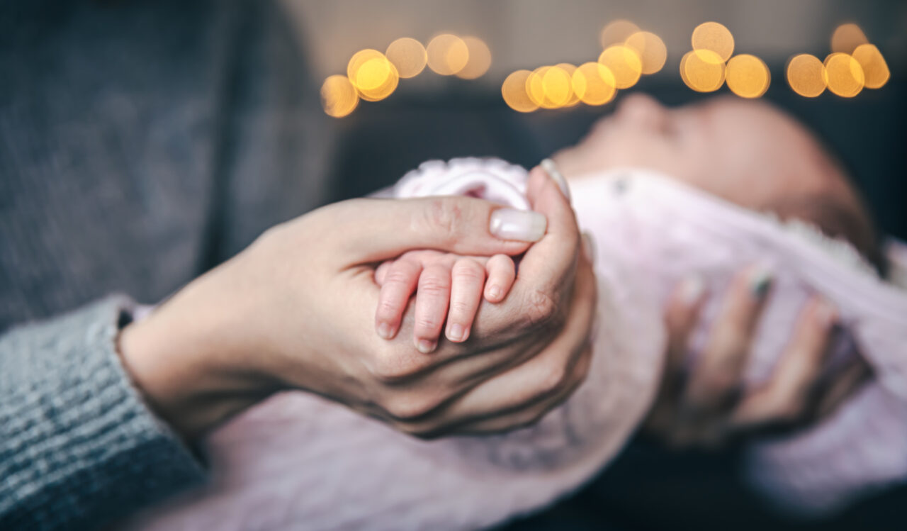Angajată de la DGASPC Sector 4, acuzată că ar fi vândut un copil. Reacția Ministerului Familiei