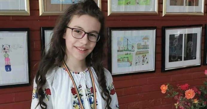 Impresionant! La numai 10 ani, Rebeca își vinde picturile pentru a-și ajuta mama care o crește singură