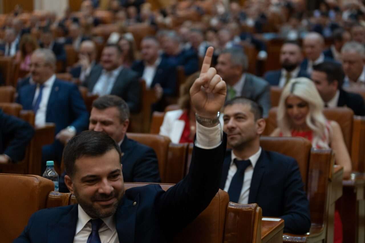 Eliminarea pensiilor speciale ale parlamentarilor intră în linie dreaptă. Comisia privind Statutul deputaţilor şi senatorilor a dat aviz favorabil