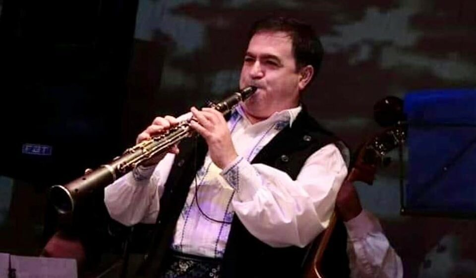 Doliu în lumea muzicală din România! Un îndrăgit interpret de muzică populară a murit la 56 de ani