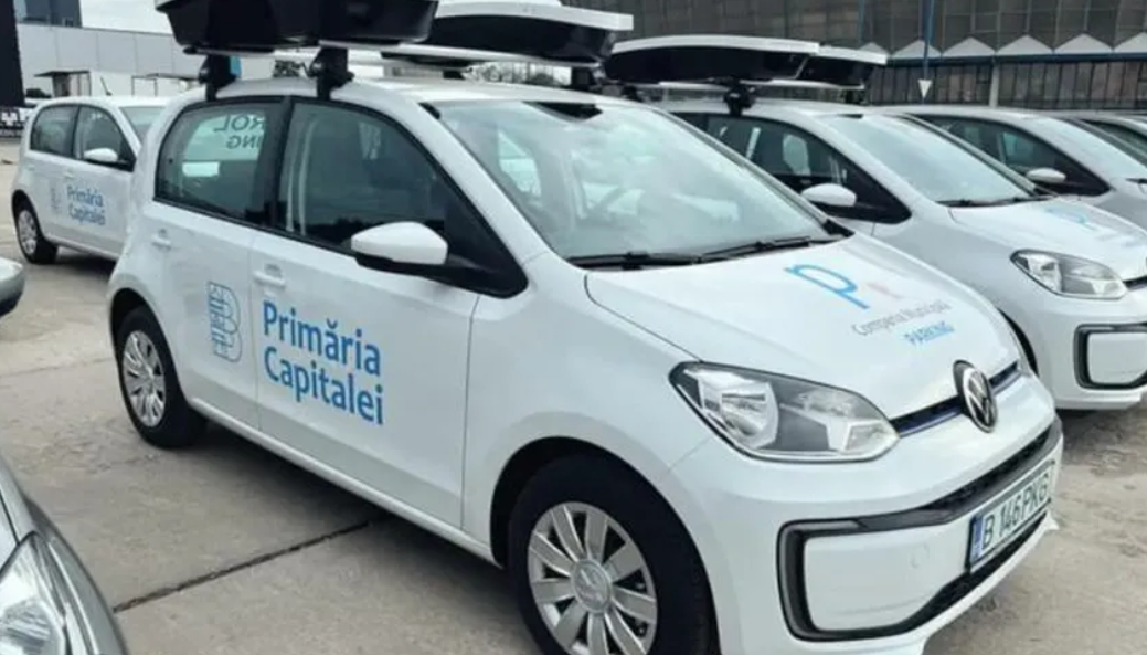Amendă la secundă în Capitală pentru cei care nu plătesc locul de parcare cu dungă albastră. Aplicația cu care bucureștenii pot scăpa de amenzi